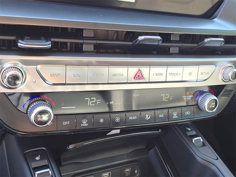 New 2025 Kia Telluride S image 28