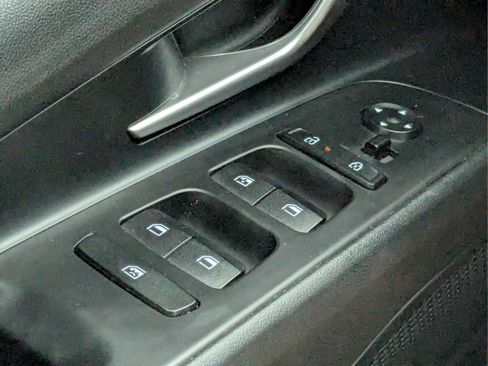 Used 2024 Hyundai Elantra SEL w/ Convenience Package FWD image 20
