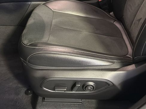 Used 2024 Jeep Grand Cherokee Altitude image 14