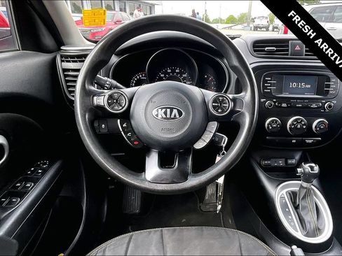 Used 2016 Kia Soul + FWD image 8