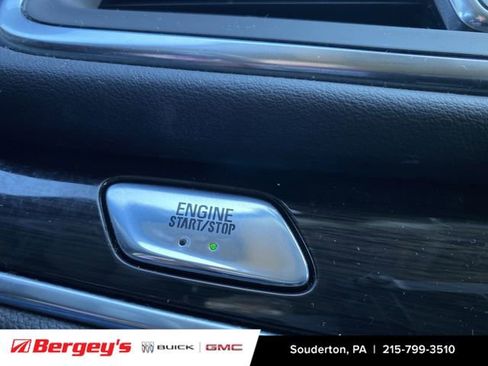 Used 2019 Buick Enclave Essence AWD/4WD image 18