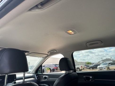 Used 2022 Kia Sorento EX image 15