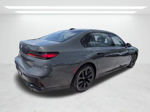New 2026 BMW 760i xDrive w/ Executive Package AWD/4WD image 4
