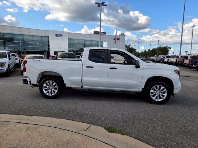 Used 2025 Chevrolet Silverado 1500 Custom w/ LPO, Dark Essentials Package AWD/4WD image 13