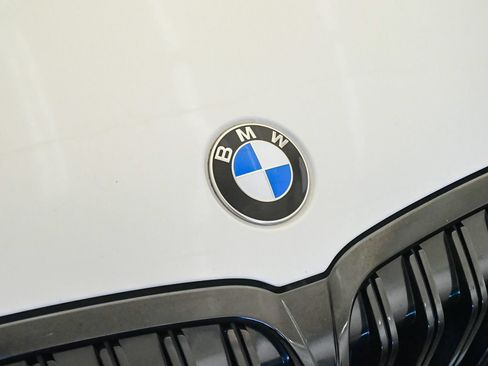 Used 2023 BMW 330i Sedan w/ M Sport Package RWD image 8