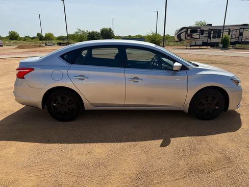 Used 2016 Nissan Sentra S FWD image 5