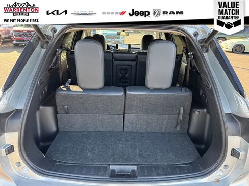 Used 2024 Mitsubishi Outlander SE image 8