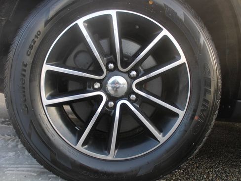 Used 2018 Dodge Grand Caravan GT image 21