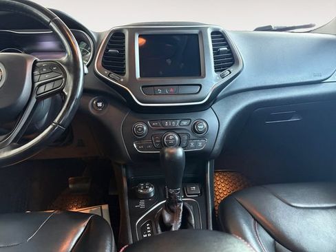 Used 2020 Jeep Cherokee Trailhawk w/ Cold Weather Group AWD/4WD image 9