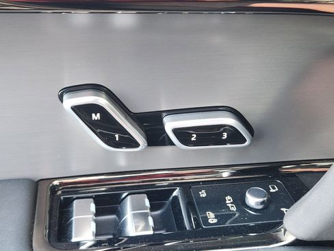 Certified 2025 Land Rover Range Rover Sport SE image 25