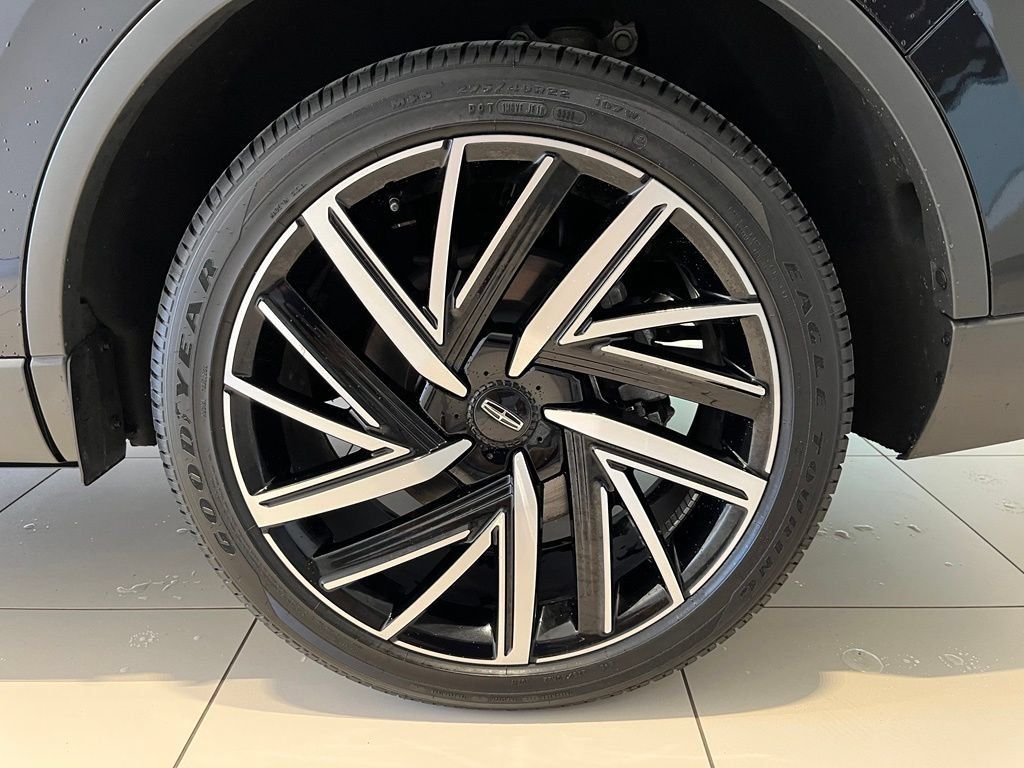 Used 2026 Lincoln Aviator Reserve AWD/4WD image 16