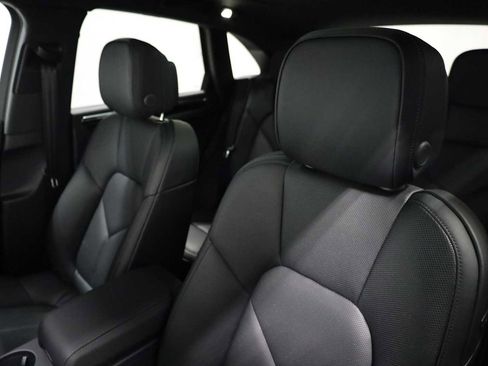 New 2026 Porsche Macan image 19