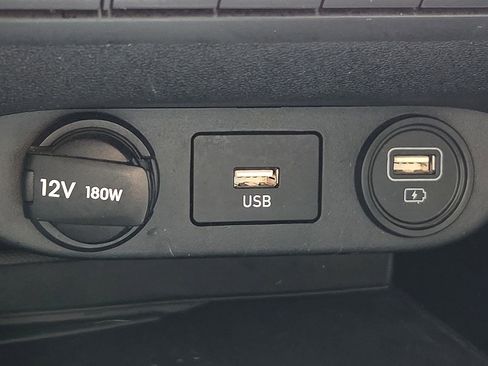 Used 2023 Hyundai Elantra SEL w/ Convenience Package FWD image 18