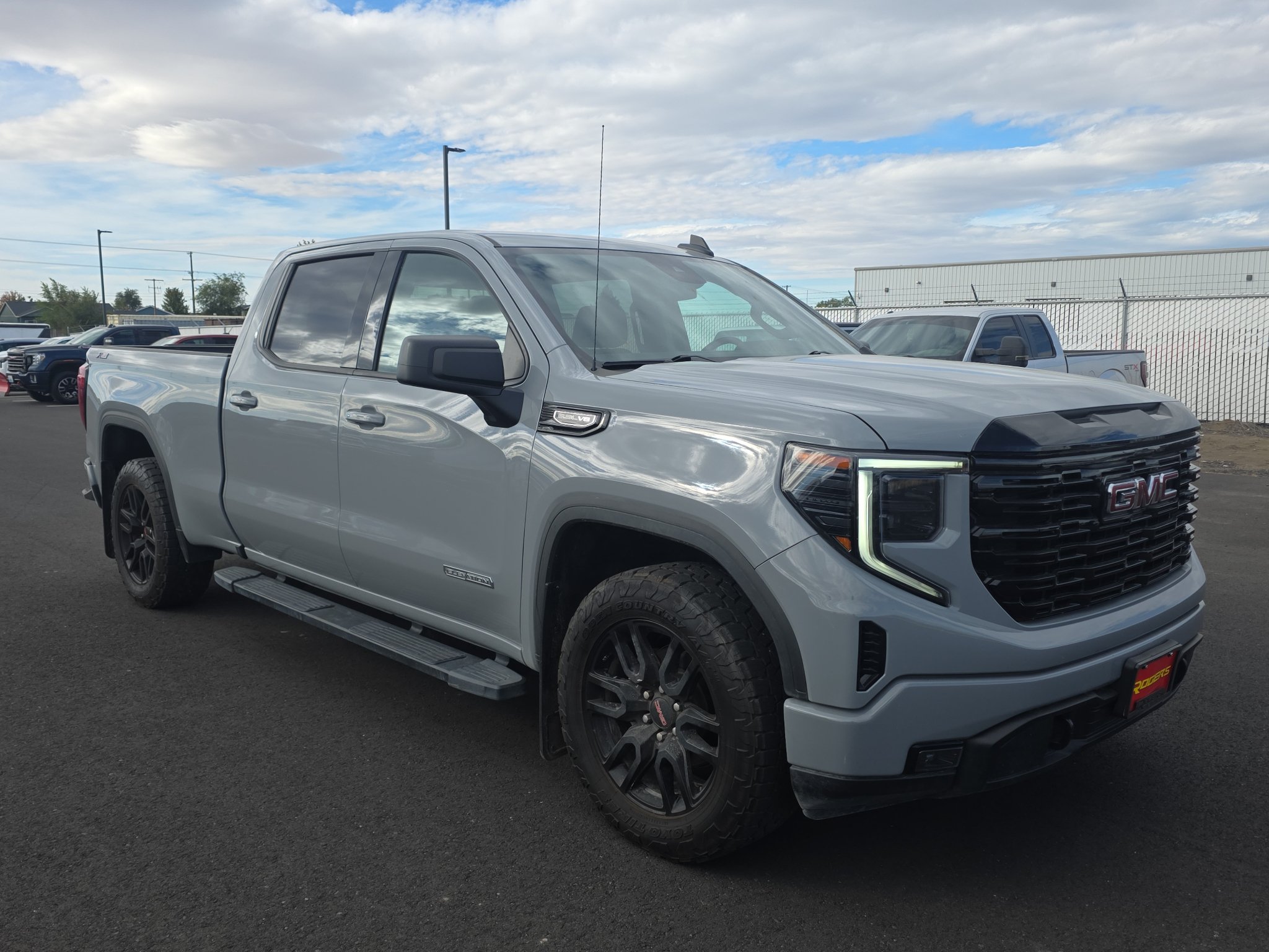 Used 2024 GMC Sierra 1500 Elevation w/ X31 Off-Road Package AWD/4WD image 1