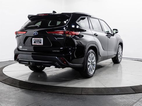 Used 2023 Toyota Highlander Limited image 13
