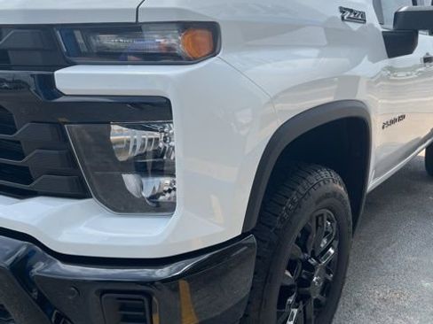 Used 2026 Chevrolet Silverado 2500 Custom w/ Custom Value Package AWD/4WD image 5