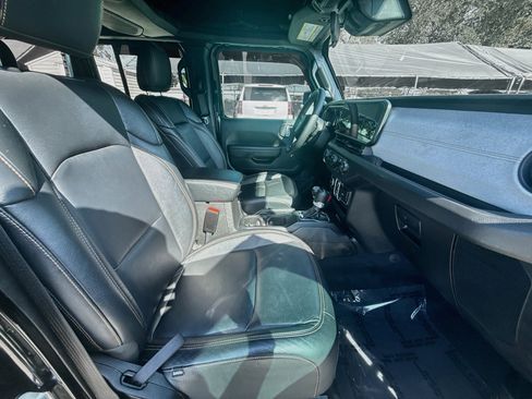 Used 2024 Jeep Wrangler Unlimited Sport AWD/4WD image 34