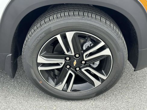 New 2025 Chevrolet TrailBlazer LT w/ LT Cold Weather Package image 17