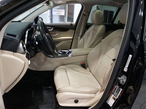 Used 2016 Mercedes-Benz GLC 300 4MATIC image 10