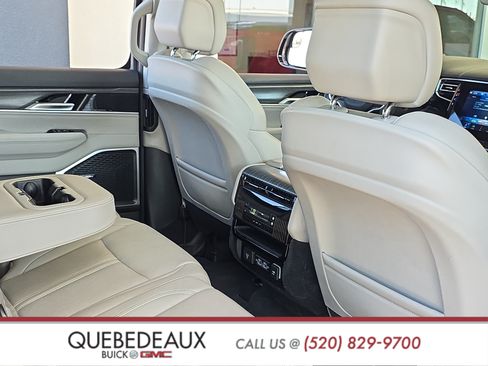 Used 2023 Jeep Wagoneer L Series II w/ Premium Group I AWD/4WD image 24