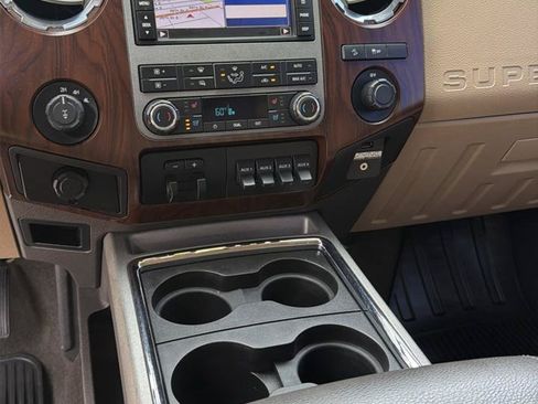 Used 2011 Ford F250 Lariat w/ Lariat Ultimate Pkg AWD/4WD image 8