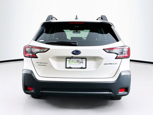 Used 2025 Subaru Outback Premium AWD/4WD image 7