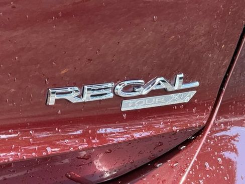Used 2020 Buick Regal Essence AWD/4WD image 9