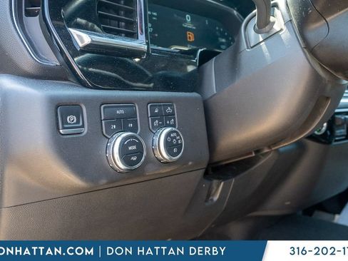Used 2025 GMC Sierra 1500 SLT AWD/4WD image 17
