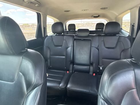 Used 2022 Kia Telluride LX AWD/4WD image 9