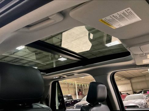 Certified 2025 Ford Expedition Active image 21