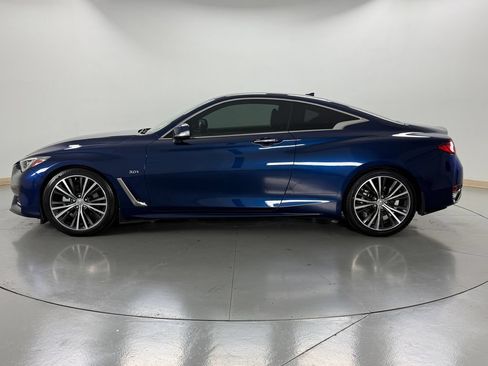 Used 2017 INFINITI Q60 3.0t w/ Cargo Package RWD image 9