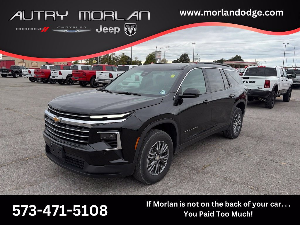 Used 2026 Chevrolet Traverse LT FWD image 1