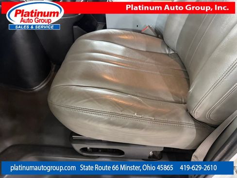 Used 2018 Chevrolet Express 3500 Extended w/ Driver Convenience Package RWD image 12