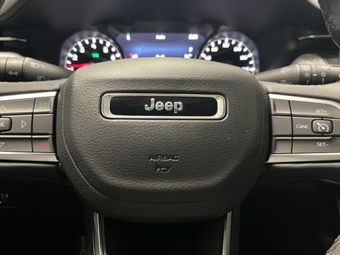 Used 2024 Jeep Compass Latitude AWD/4WD image 14