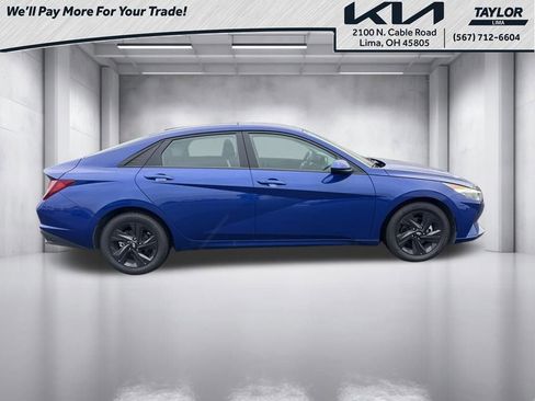 Used 2023 Hyundai Elantra SEL w/ Preferred Accessory Package image 4