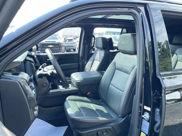 Used 2025 GMC Yukon AT4 w/ AT4 Premium Plus Package AWD/4WD image 20