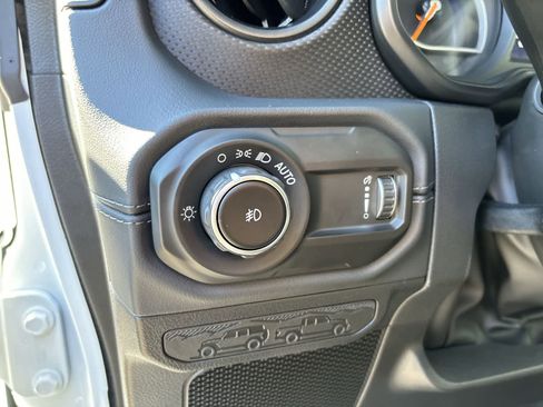 New 2026 Jeep Wrangler Unlimited Rubicon AWD/4WD image 10