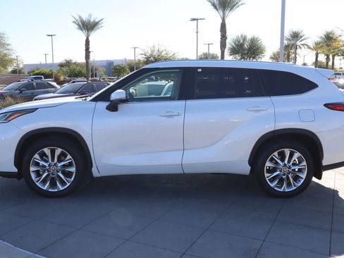 Used 2021 Toyota Highlander Limited image 8