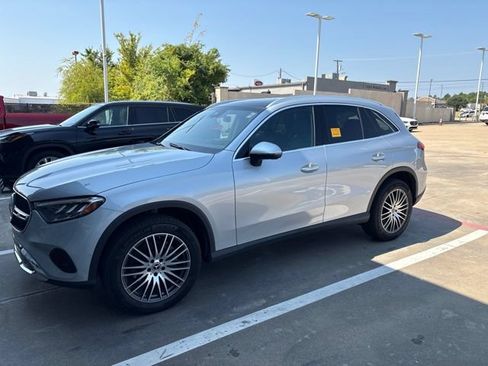 Used 2024 Mercedes-Benz GLC 300 4MATIC image 1