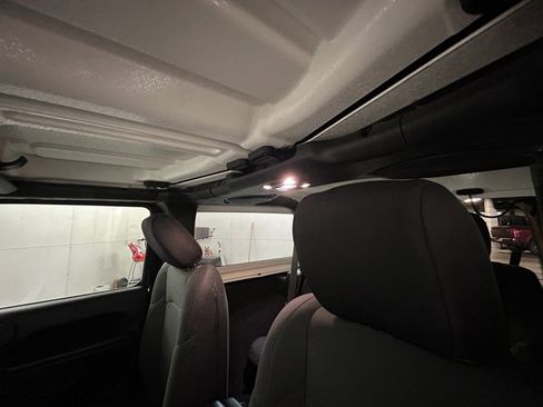 Used 2022 Jeep Wrangler Sport S image 25