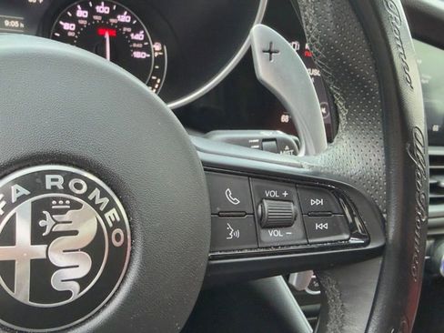Used 2022 Alfa Romeo Giulia Veloce image 10