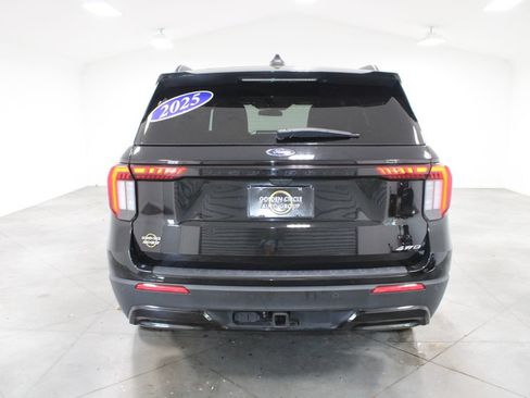 Used 2025 Ford Explorer ST-Line AWD/4WD image 8
