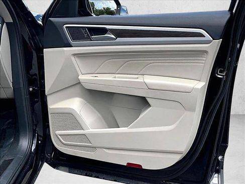 Used 2023 Volkswagen Atlas SE FWD image 18