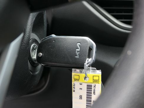 Used 2024 Kia Forte LXS FWD image 16