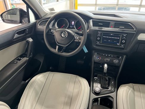 Used 2020 Volkswagen Tiguan S image 13