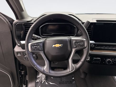 Used 2025 Chevrolet Silverado 1500 LT AWD/4WD image 12