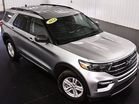 Used 2024 Ford Explorer XLT w/ Equipment Group 202A image 13