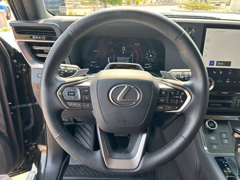 Used 2025 Lexus GX 550 w/ Accessory Package (2T) AWD/4WD image 11