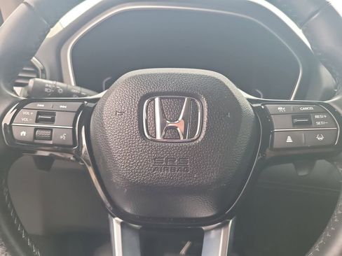 Used 2024 Honda Pilot Touring image 12