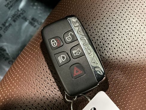 Used 2018 Jaguar F-PACE S image 12